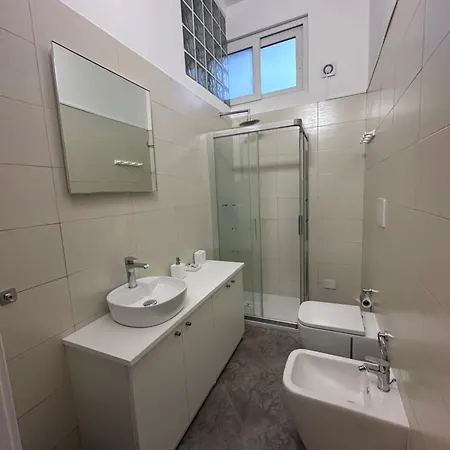 Camera Vado Ligure شقة